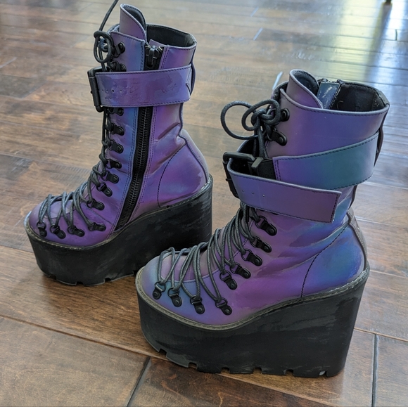 Clubexx rainbow reflective traitor boots - Picture 3 of 6